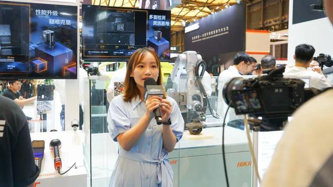 星空体育科技：企业新闻丨海康机器人首秀AMTS汽车展引领汽车制造新动力！(图2)