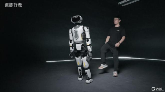 人形机器人再迎催化！概念股全线亿(图2)