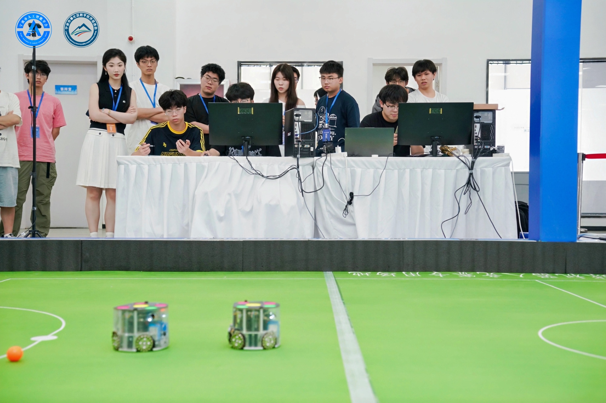 星空体育科技：中国机器人及人工智能大赛浙江省选拔赛在宁波奉化举行(图2)