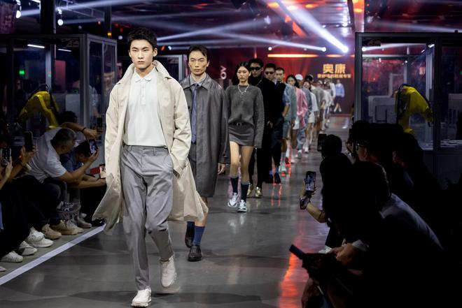 星空体育科技：奥康国际37年匠心铸就：300万足模数据背后的舒适科技革命(图3)