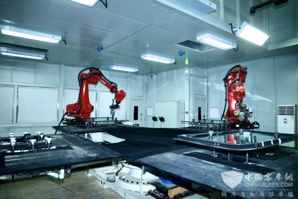 人民网聚焦宇通智能化生产向智而生效率革新(图4)