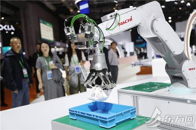 前沿科技大放异彩进博会“一起装备未来”组图(图6)