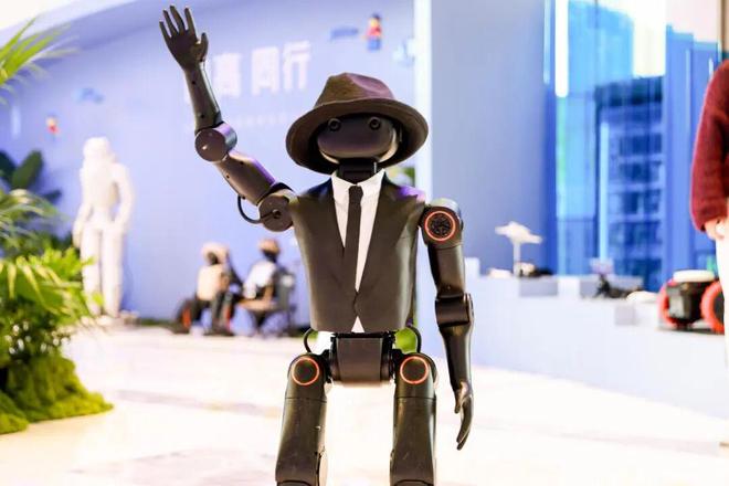 星空体育智能科技：4500字看懂「2025地平线技术生态大会」(图9)