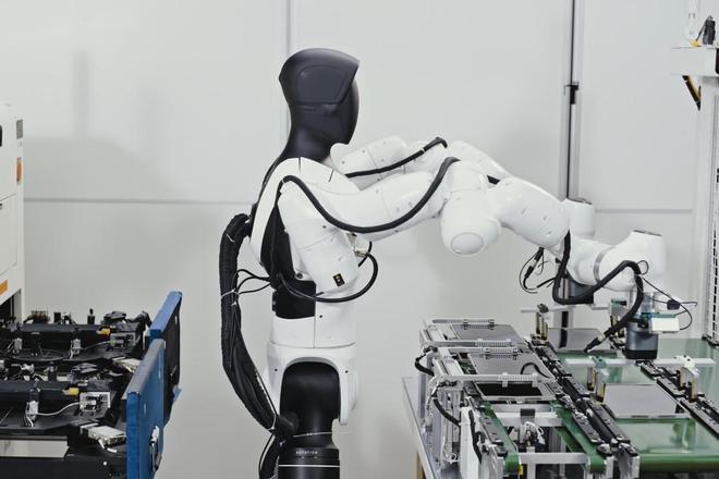 星空智能科技：从造到用国产人形机器人加速产业化(图2)