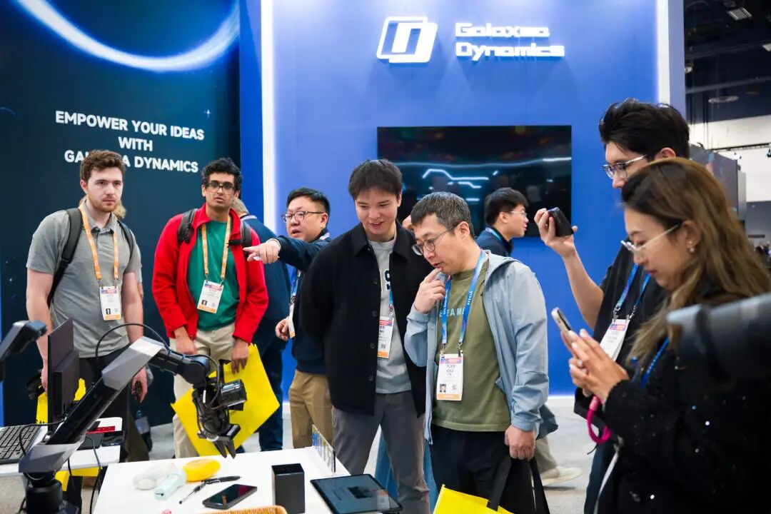 CES观察丨AI硬件迎来黄金时代中国机器人“进场打工”(图13)