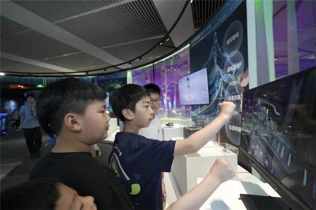 联想裸眼3D技术引爆特展引领视觉行业技术“破圈”(图4)